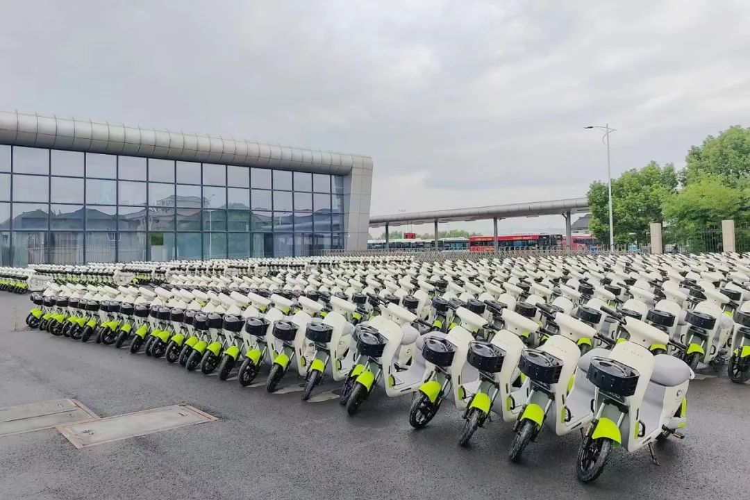 本铯电动车厂家生产的喵走出行共享电动车